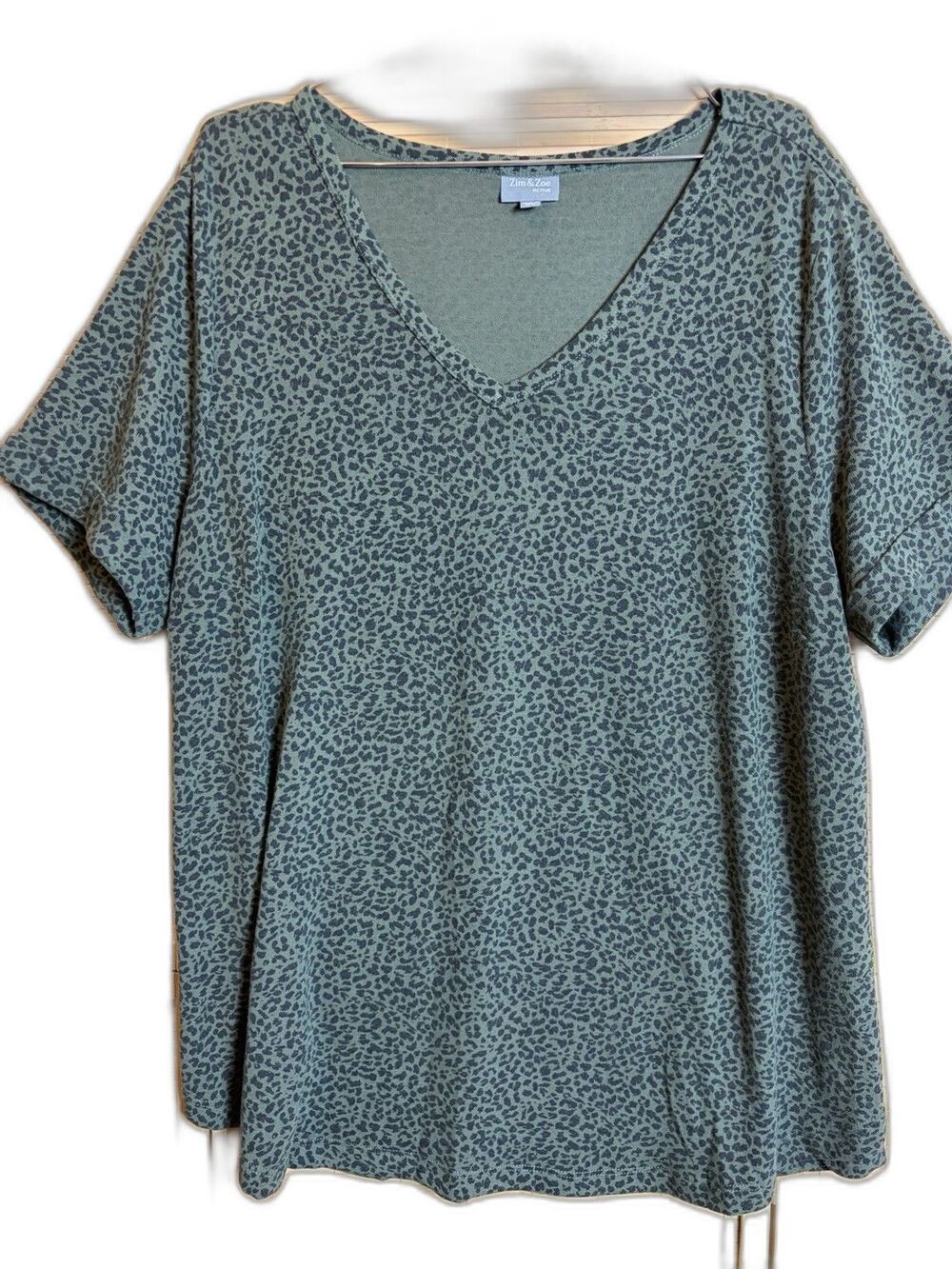 Womens Plus 3XL Green Black Animal Print V-Neck Stretch Tee Relaxed